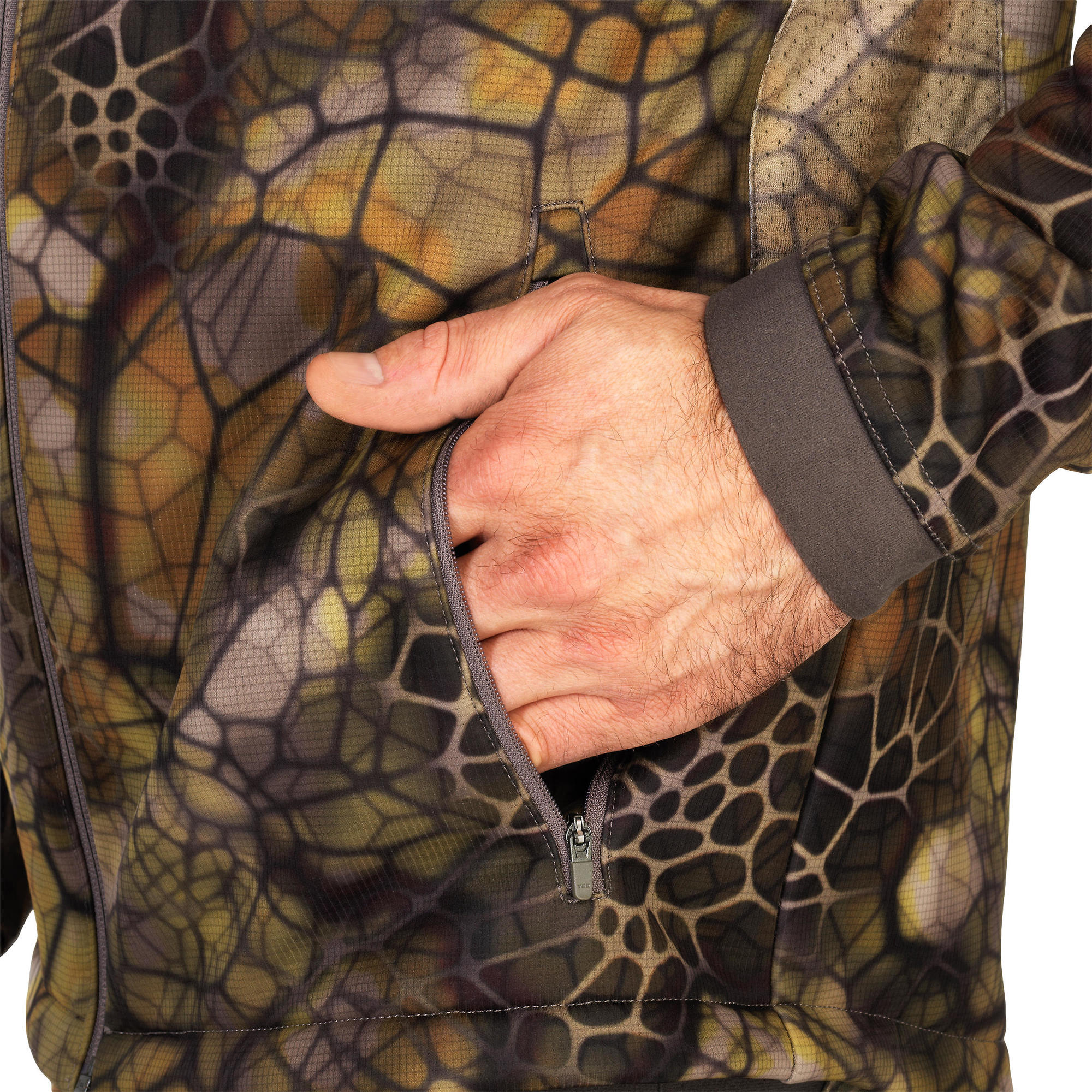 Stealthy & Warm Hunting Jacket for Cold Weather Hunts