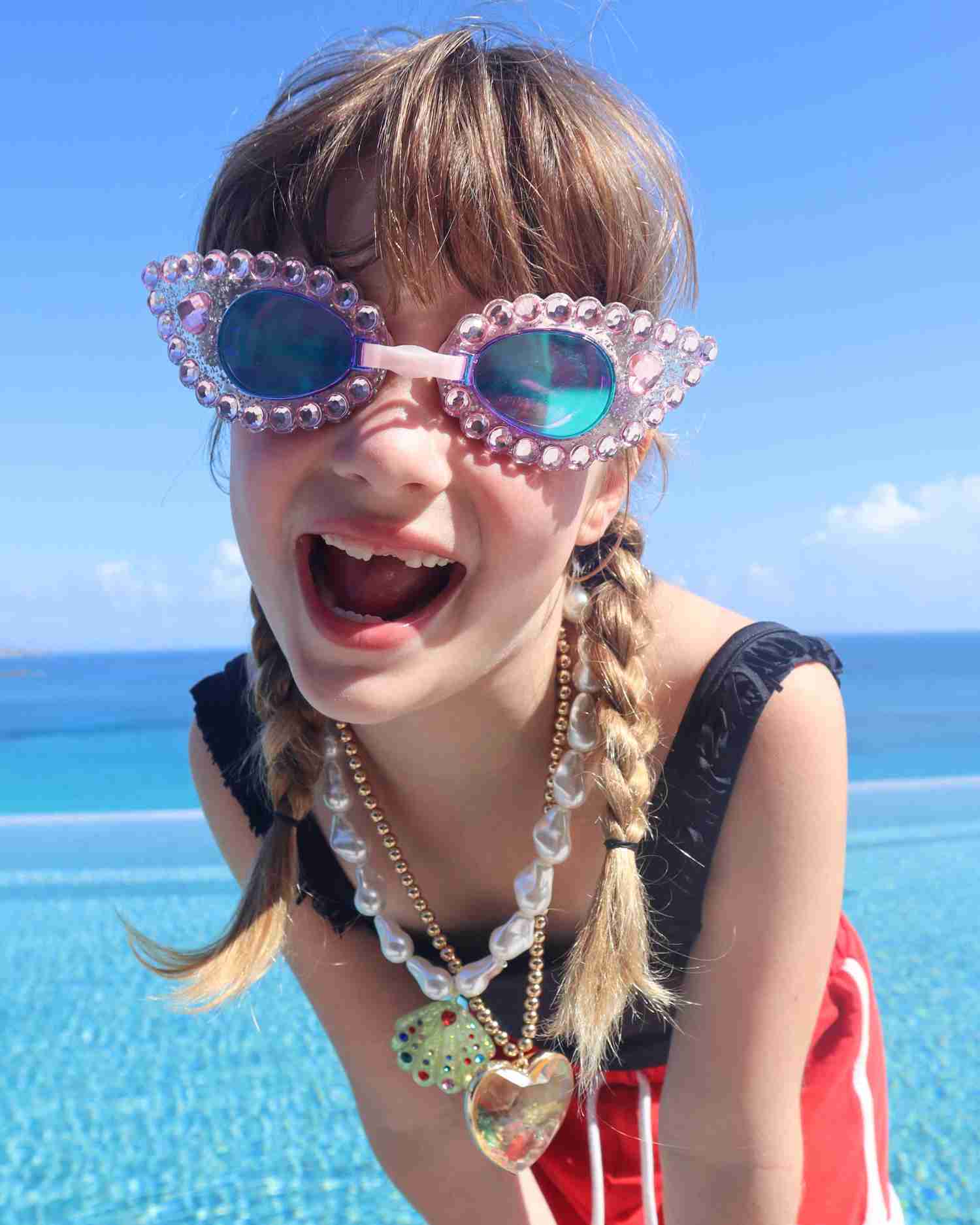 Mermaid Dreams Gift Set - Pink Splash Goggles & Pool Party Mega Set
