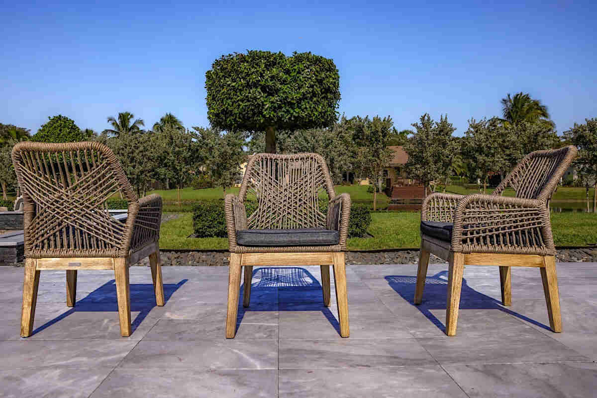 Outsy Santino 7-Piece Outdoor Dining Set - Wood Table with 6 Wood, Aluminum, and Rope Chairs