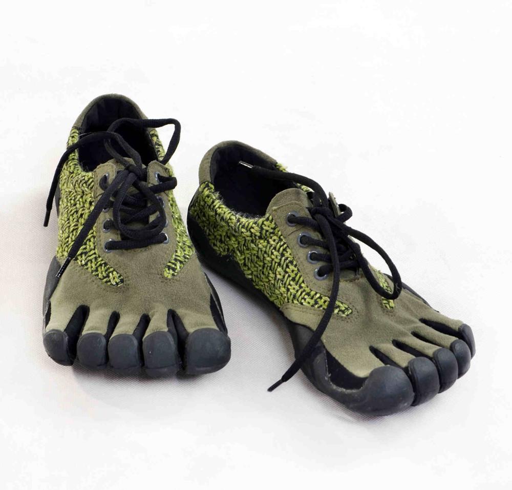 GSOU SNOW Men's 5-Finger Toes Running Shoes - Breathable & Lightweight for Marathon Running