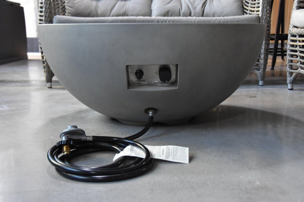 Roca Outdoor Fire Pit Table - Choose Your Fuel Type for Year-Round Warmth